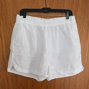 Old Navy Women's White Pull On Shorts